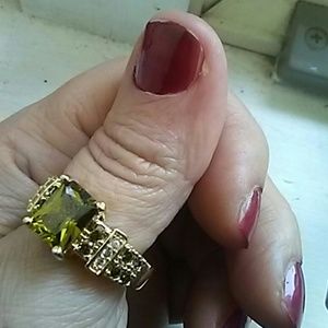Mens peridot Ring